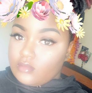 Meet your Posher, Melaya